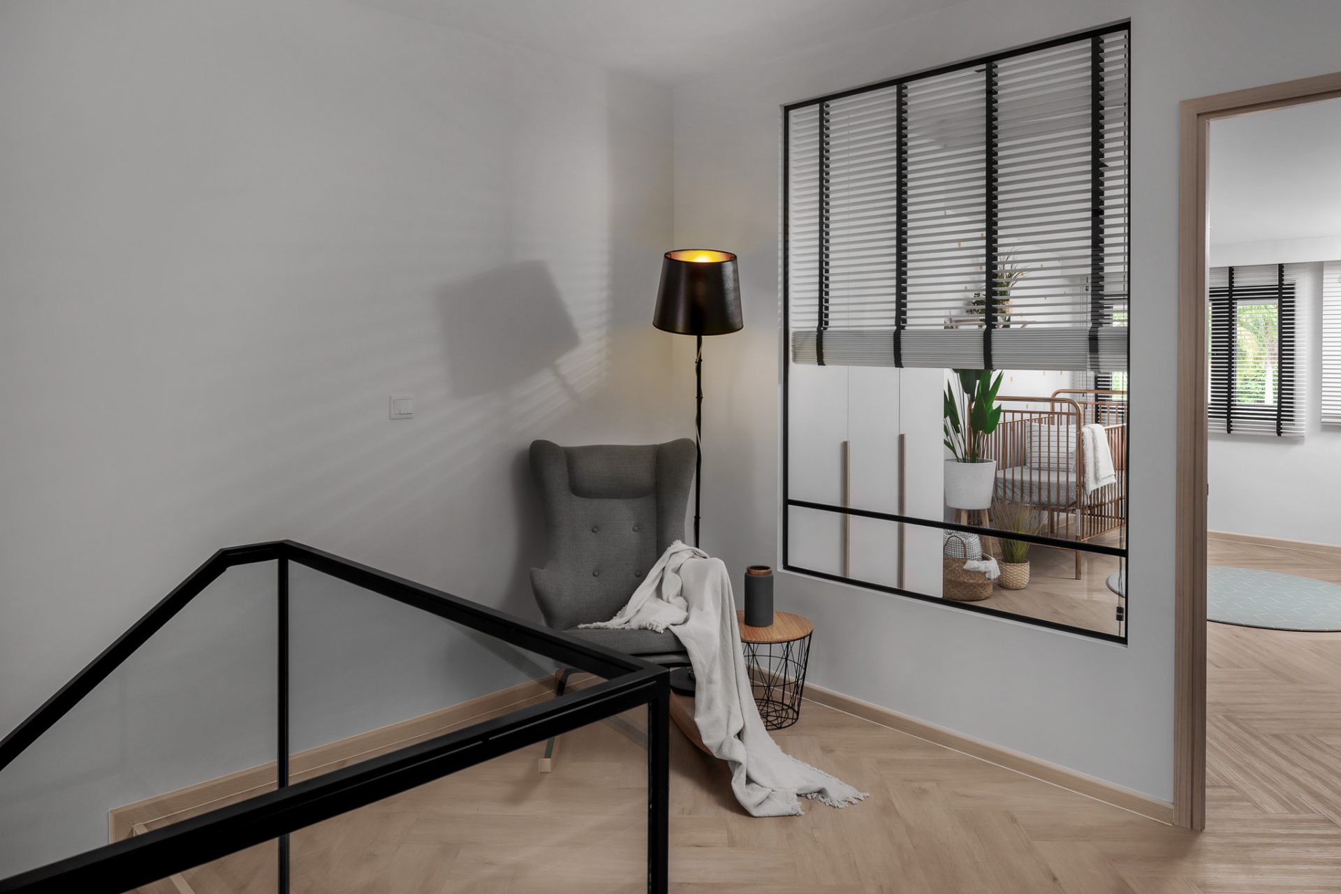 70 Kew Dr 2 2048px